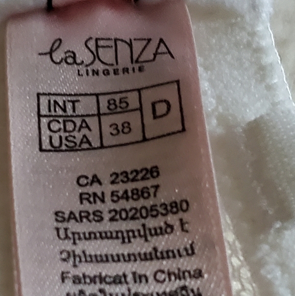 Elegant White Lasenza Bra - Picture 6 of 7